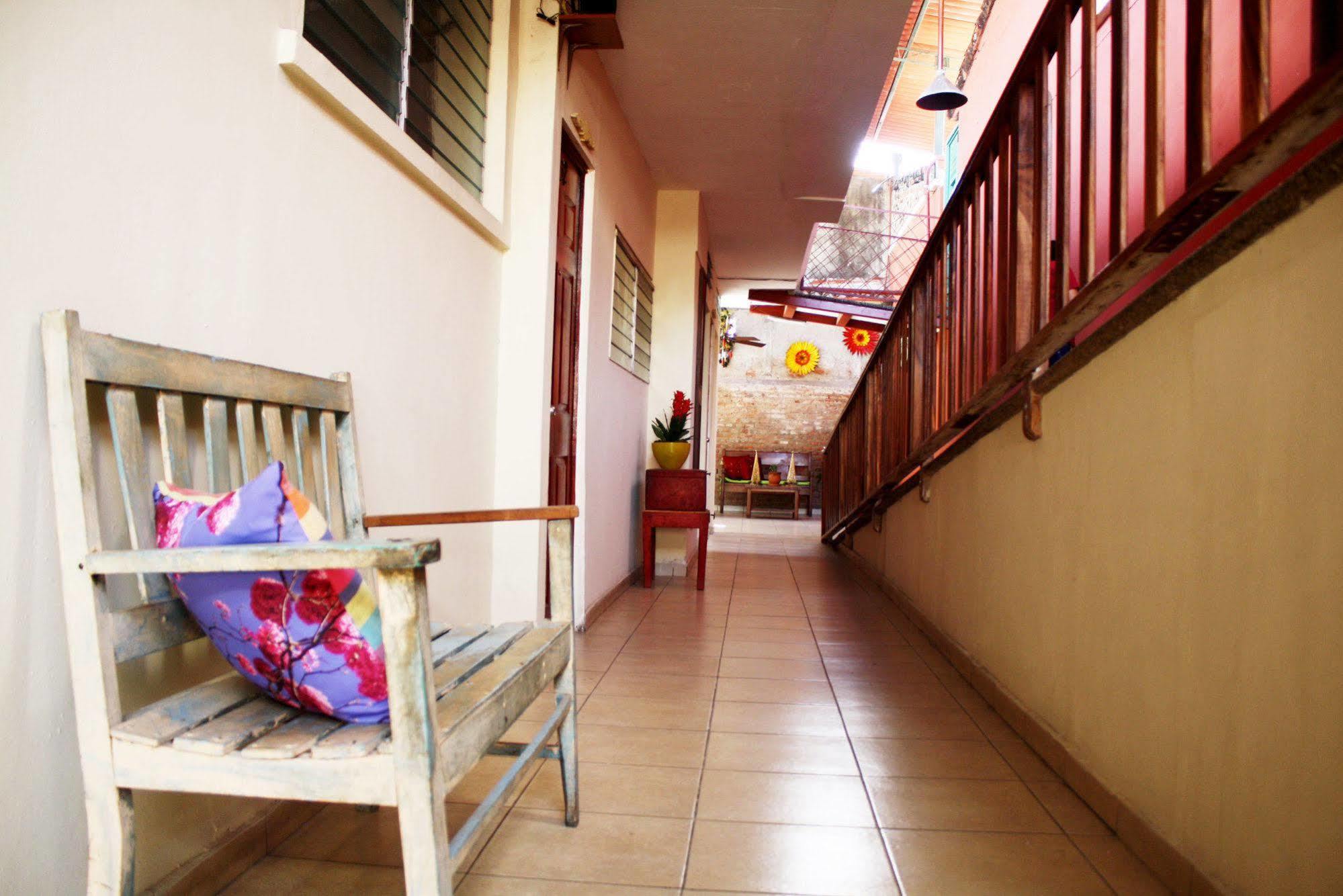 Hotel Meson De Maria Antiguo Cuscatlán Zewnętrze zdjęcie