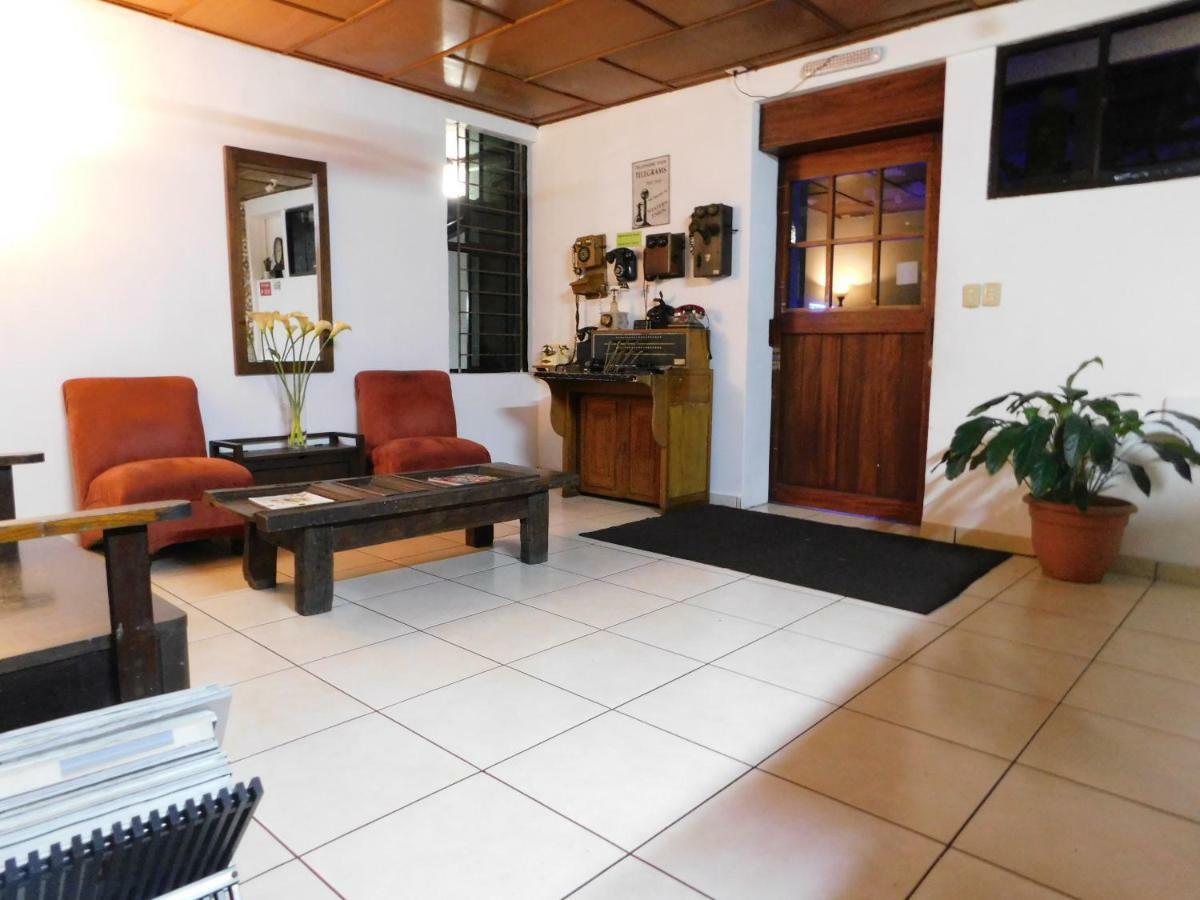 Hotel Meson De Maria Antiguo Cuscatlán Zewnętrze zdjęcie